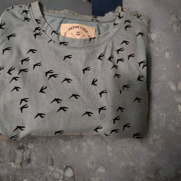 Native Code Mens T-Shirt Large Birds Graphic Both Sides Short Sleeves Blue/Black - Picture 3 of 7